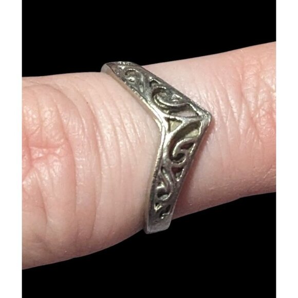 Elven Art Nouveau Scroll Silver Tone Chevron Ring Size 7 - Picture 5 of 14
